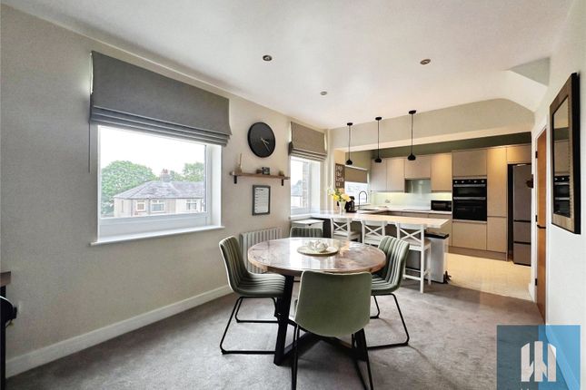 495, Blackmoorfoot Road, Huddersfield photo 3