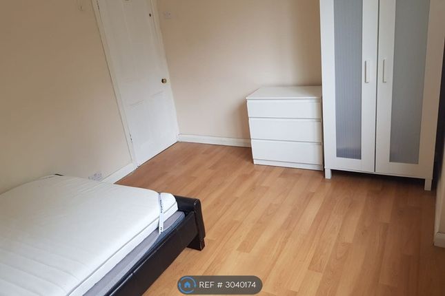 Flat, Highbury Grove Court Highbury Grove, London photo 3
