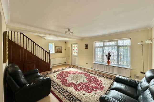85, Corwell Lane, Uxbridge photo 2