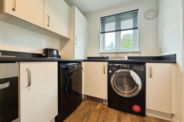 76, Buttercup Crescent, Glasgow photo 4
