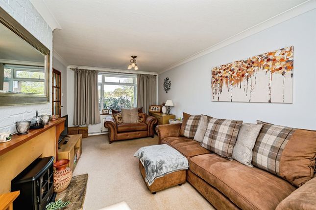 311, Long Furlong Drive, Slough photo 4