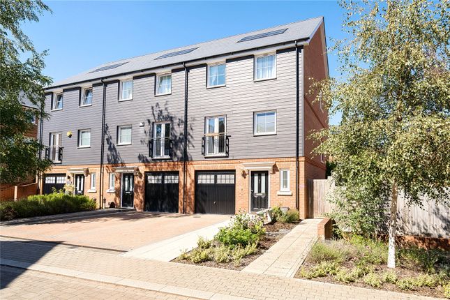 Thumbnail End terrace house for sale in Yew Tree Road, Dunton Green, Sevenoaks, Kent