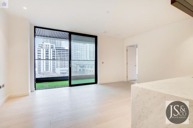 Flat for sale in Wardian Wharf, Isle Of Dogs, London
