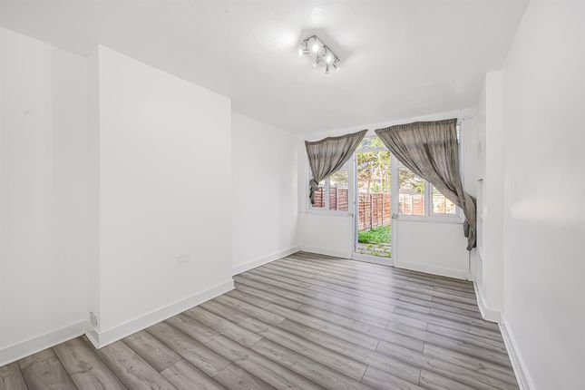12A, Hall Lane, Chingford photo 4