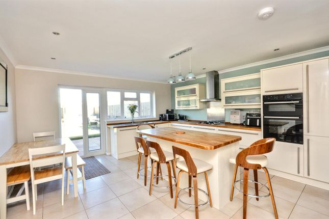 31, Huggetts Lane, Eastbourne photo 3