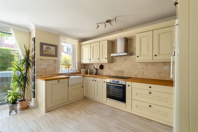 2, Upper Cramond Court, Edinburgh photo 3