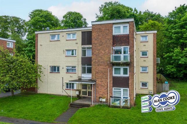 Thumbnail Flat for sale in Queenshill Avenue, Moortown, Leeds