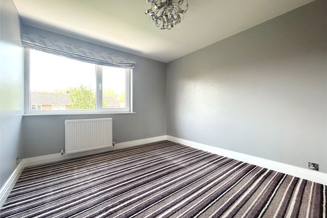 68, Valley Crescent, Wokingham photo 4