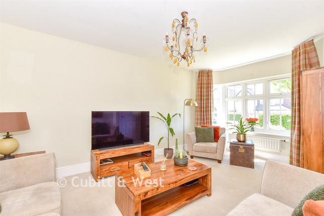 42, Newlands Avenue, Waterlooville photo 4