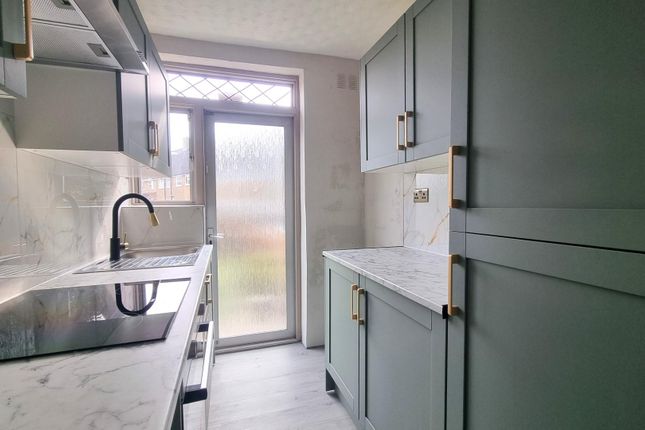 25, Stainton Road, Enfield photo 5