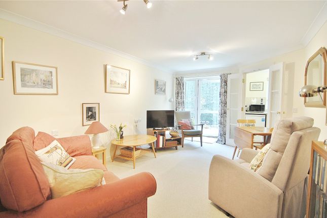 10 Maple Tree Court,, Old Market, Stroud photo 2
