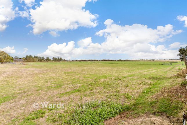 11, Meadow View, Lydd photo 4