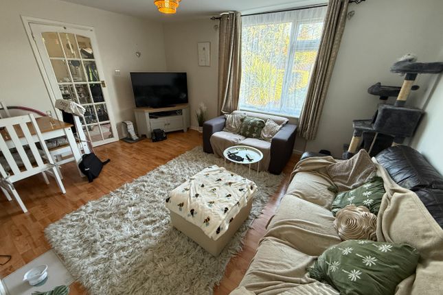 63 Grove Road, Houghton Regis, Bedfordshire photo 4