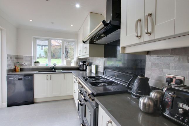 154 Devonshire Way, Croydon photo 4