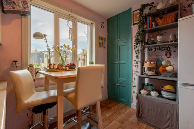 4, Florence Avenue, Bradford photo 3