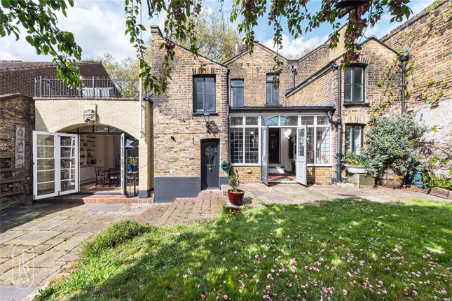 Dock Cottages, London photo 3