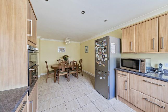 4, Churchills Rise, Cullompton photo 3