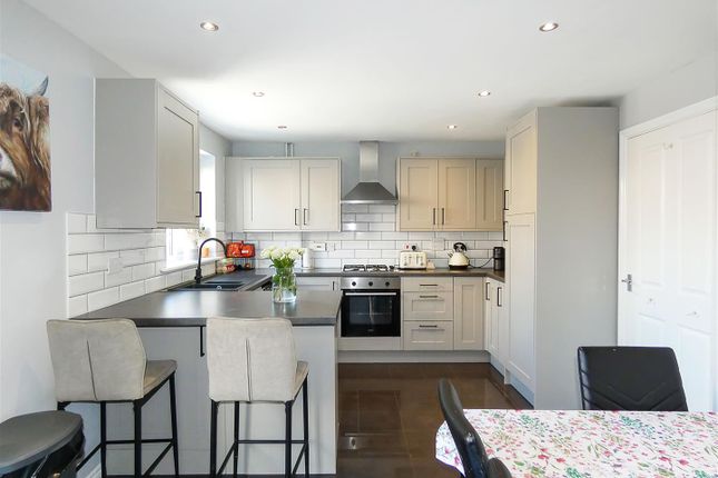25, Olliver Acre, Littlehampton photo 2