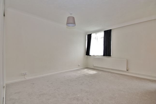 1 Laleham Court,, Chobham Road, Woking photo 4