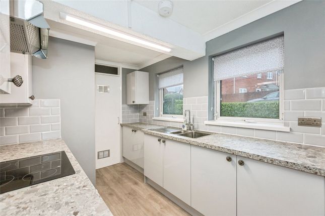 32, St. Nicholas Court, Swansea photo 3