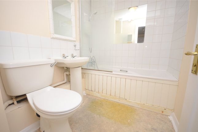 Flat for sale in Dove Place, Aylesbury