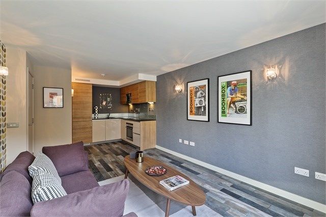 Flat to rent in Newton Lodge, West Parkside, London