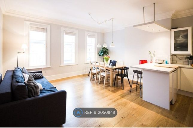 Flat to rent in Bernay's Grove, London