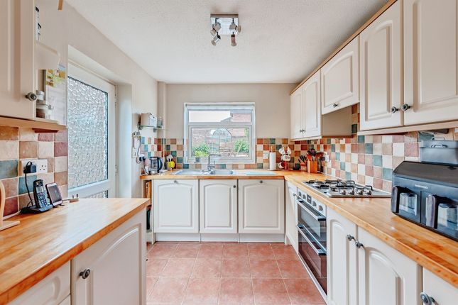 1, Pegasus Way, East Grinstead photo 4