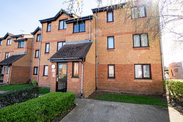 Flat for sale in Larmans Road, Enfield