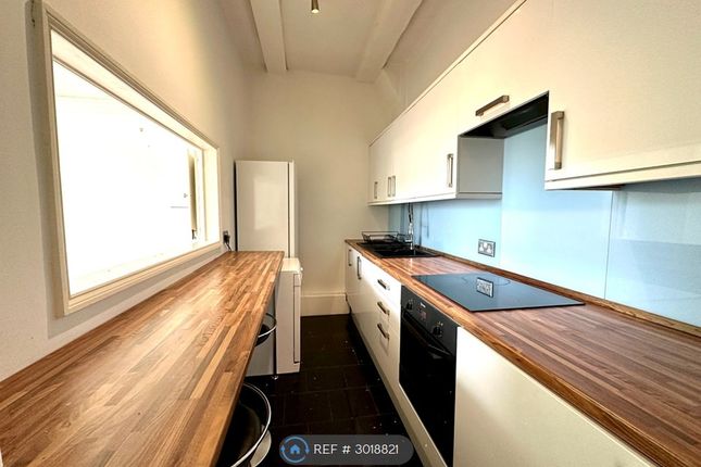 Flat, Shortlands Grove, Bromley photo 4