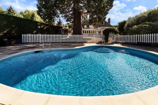 16, Clive Road, Esher photo 4