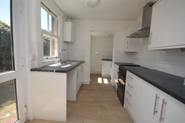 53, Railway Street, Essex photo 4
