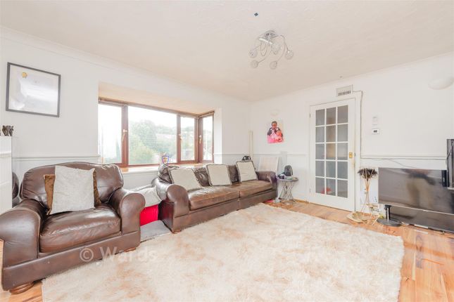 83, Princes Avenue, Chatham photo 3