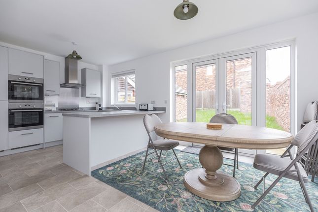 11, Border Close, Shaftesbury photo 3