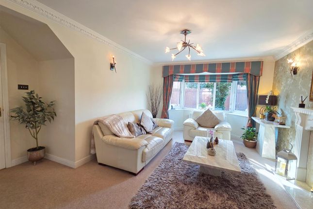 17, Fonton Hall Drive, Sutton-In-Ashfield photo 3