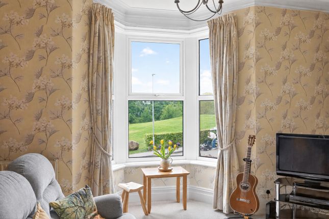23, Bridge Lane, West Yorkshire photo 3