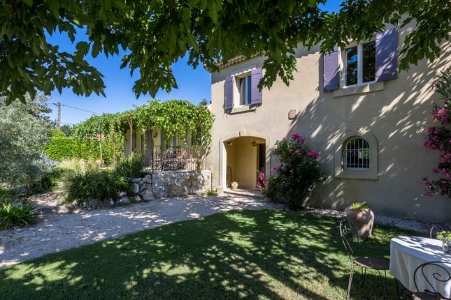 Property for sale in Pernes Les Fontaines, Vaucluse, Provence-Alpes-Côte d`Azur, France