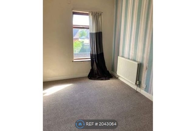 Terraced house to rent in Maple Crescent, Leigh