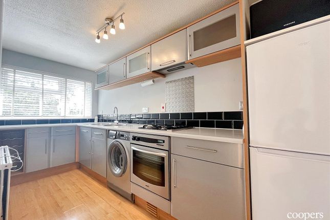 14, Standale Grove, Ruislip photo 4