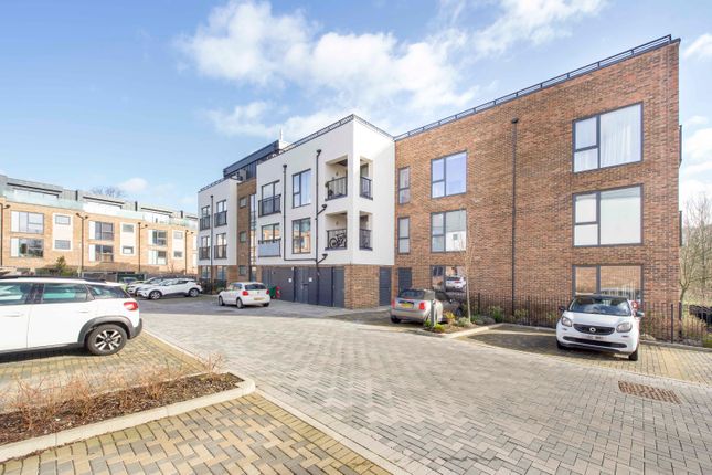 Thumbnail Flat for sale in Kenley Place, Uxbridge