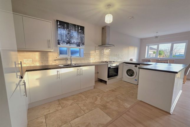 15, Lyons Hall Road, Essex photo 2