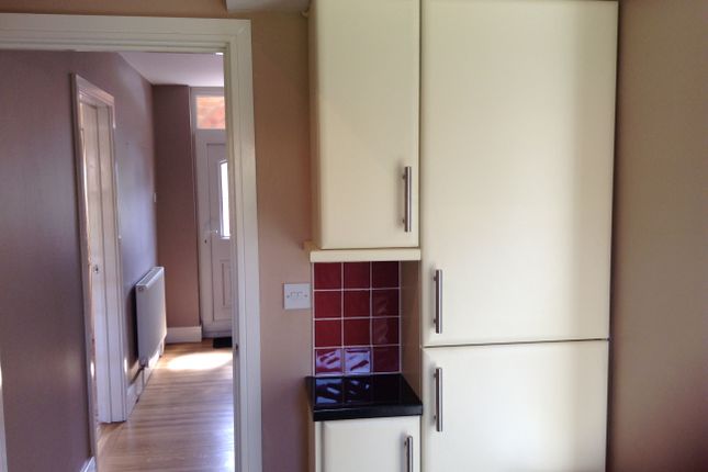 Semi-detached house to rent in Heathgate Close, Birstall, Leicester