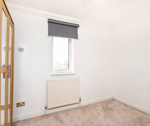 Flat for sale in Flat 6, Highview House, 6 Queens Road, London