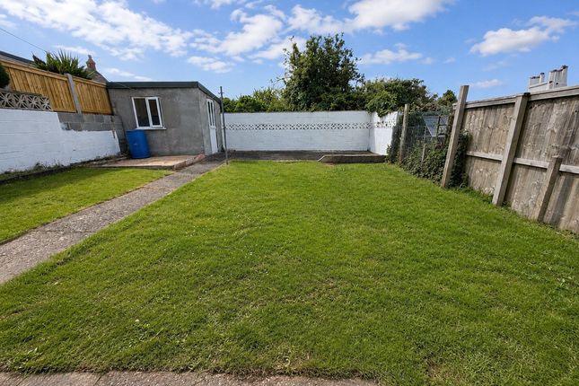 3, St. Lawrence Avenue, Milford Haven photo 3