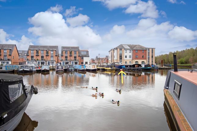 Houseboat for sale in Lord Street, Leigh