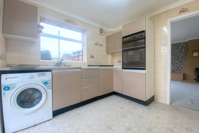 6, School Lane, Luton photo 4