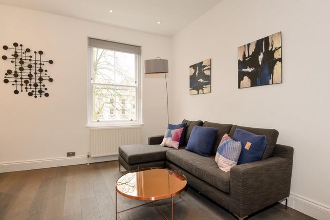 Flat to rent in Porchester Square, Bayswater
