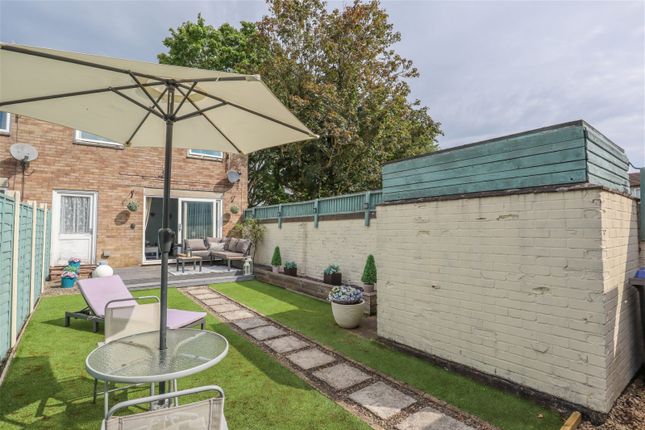 End terrace house for sale in Macaulay Square, Calne