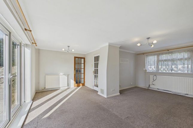 64, Oak Tree Road, Ashford photo 2