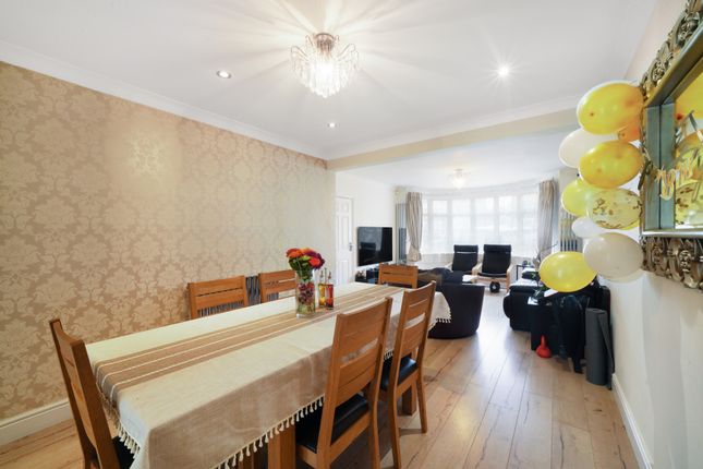 86, Regal Way, Harrow photo 4